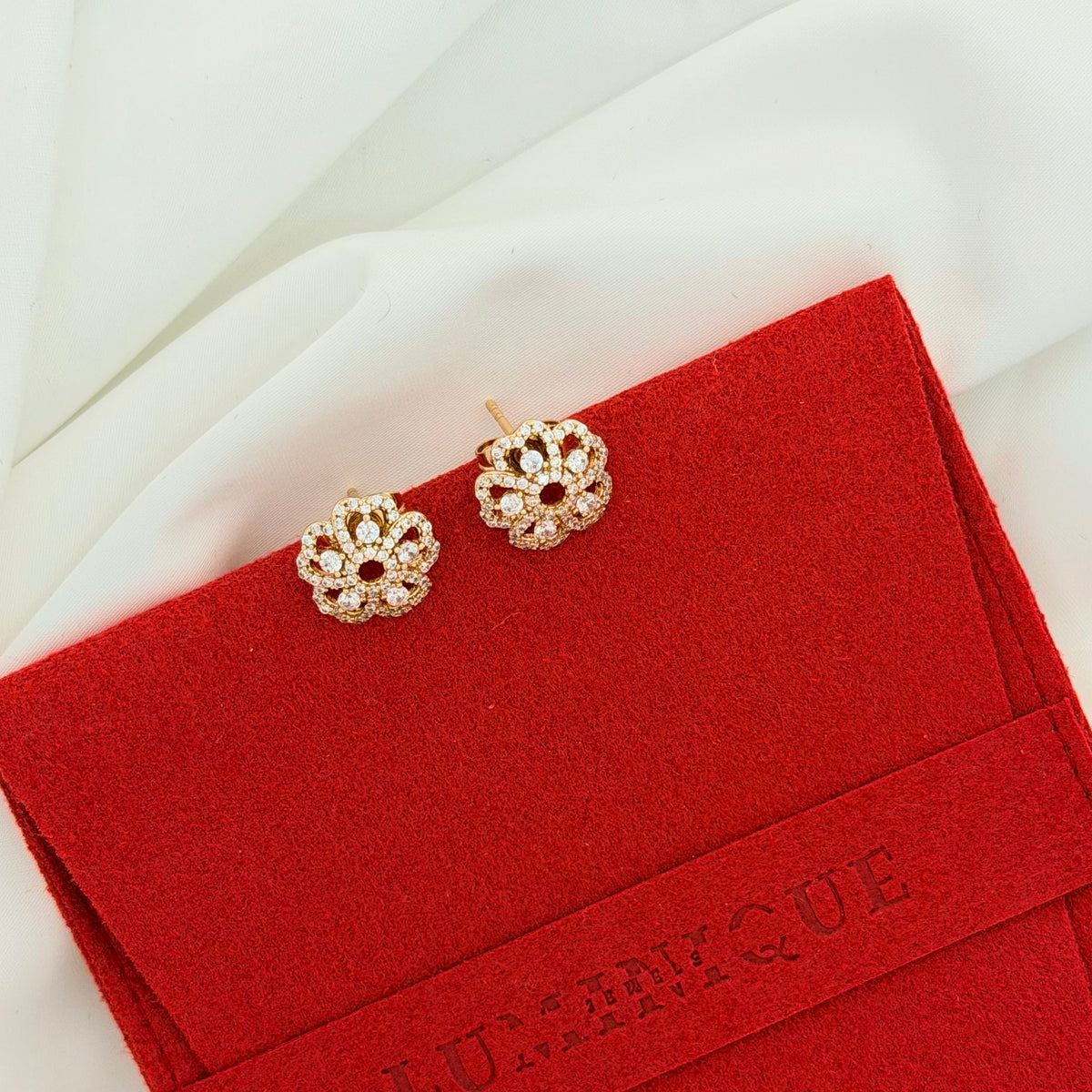 Bloom royale | Studs