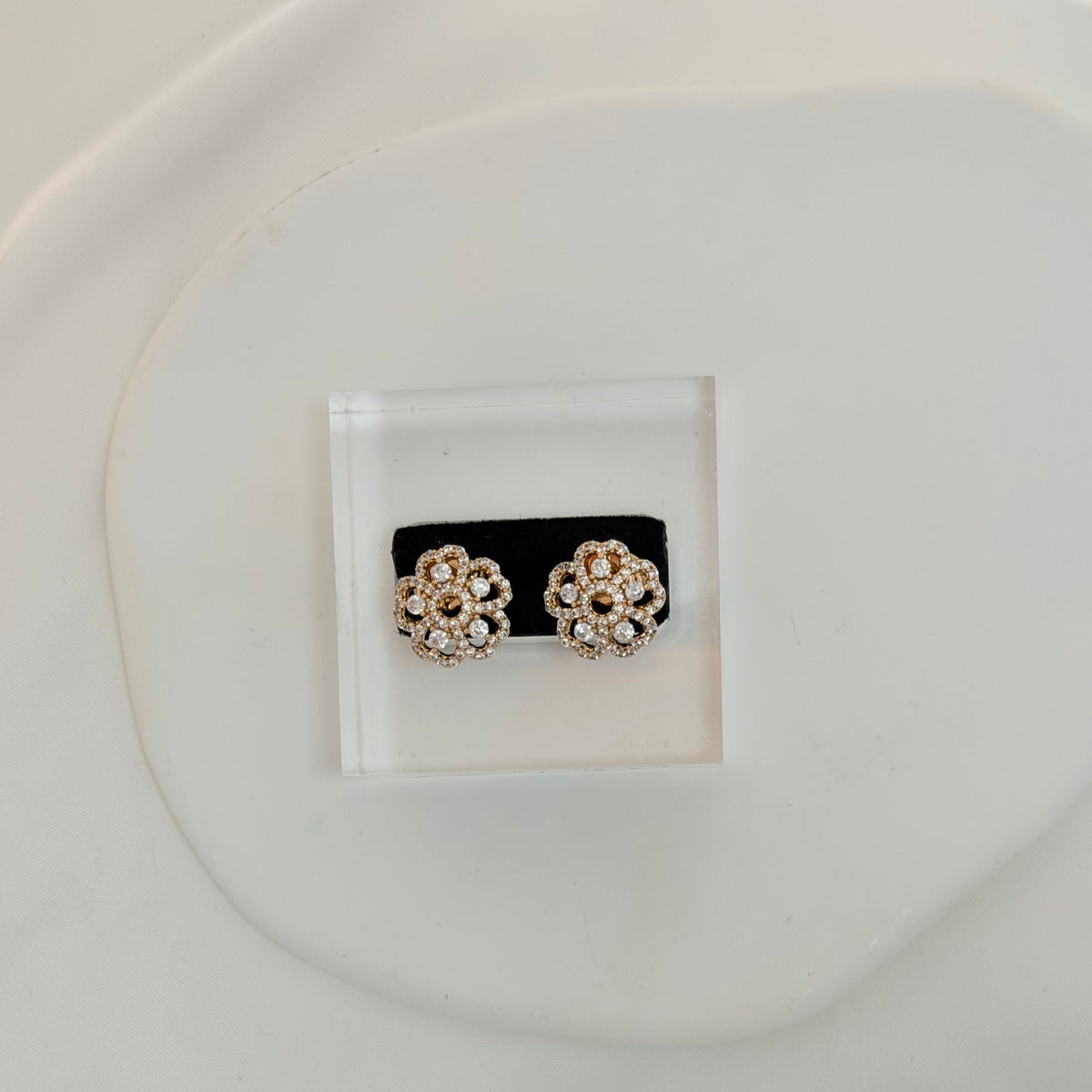 Bloom royale | Studs