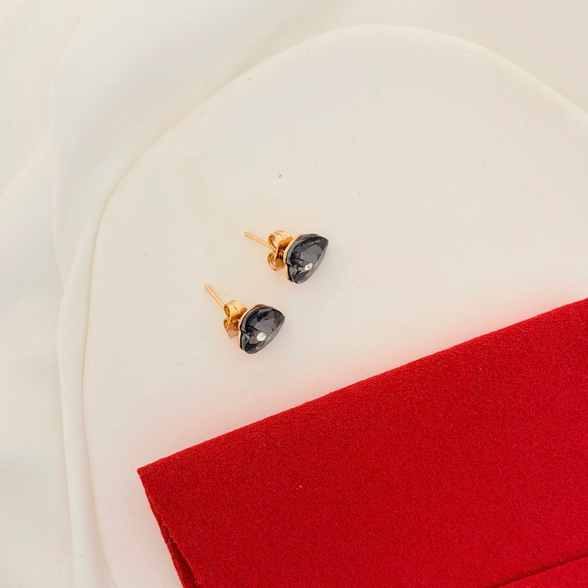 Black heart | Studs