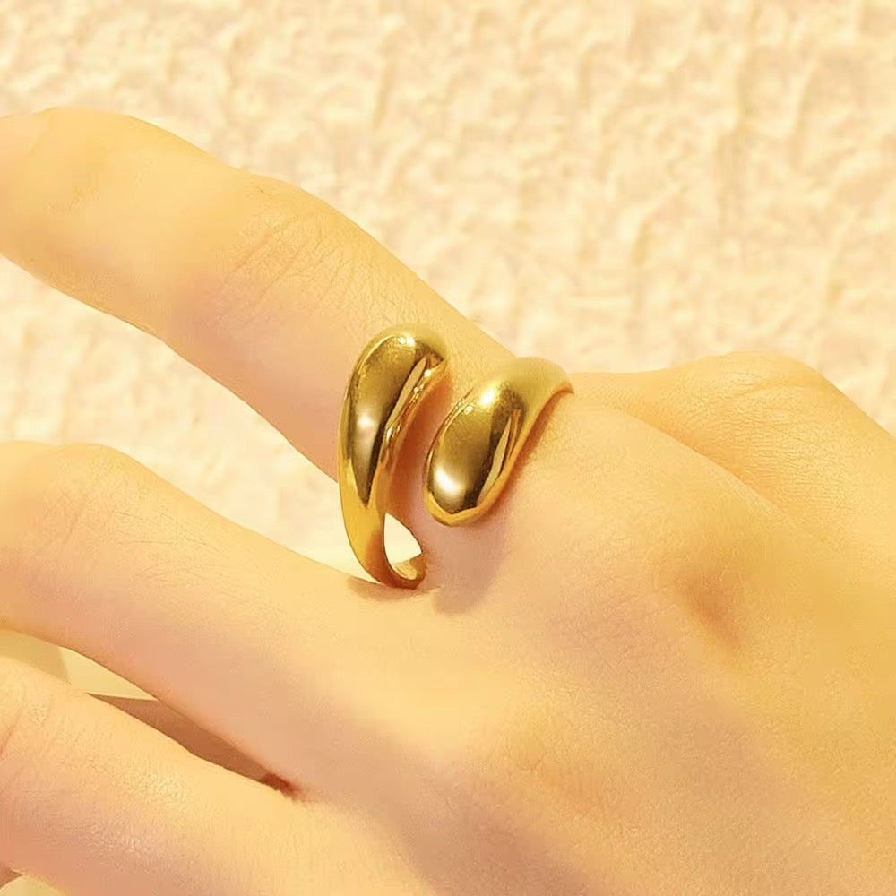 Sculpt Gold Ring