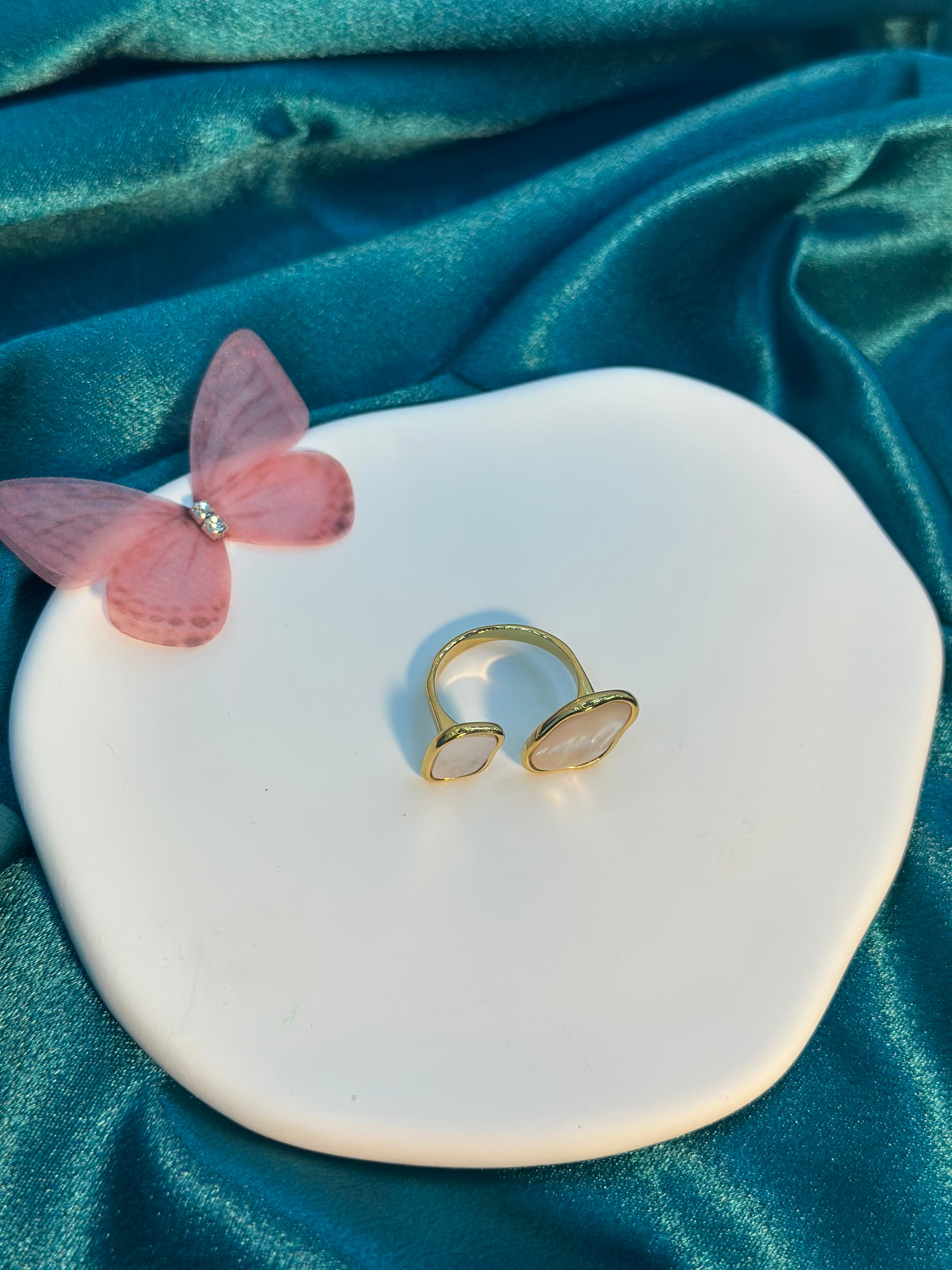 Sierra Chic Ring