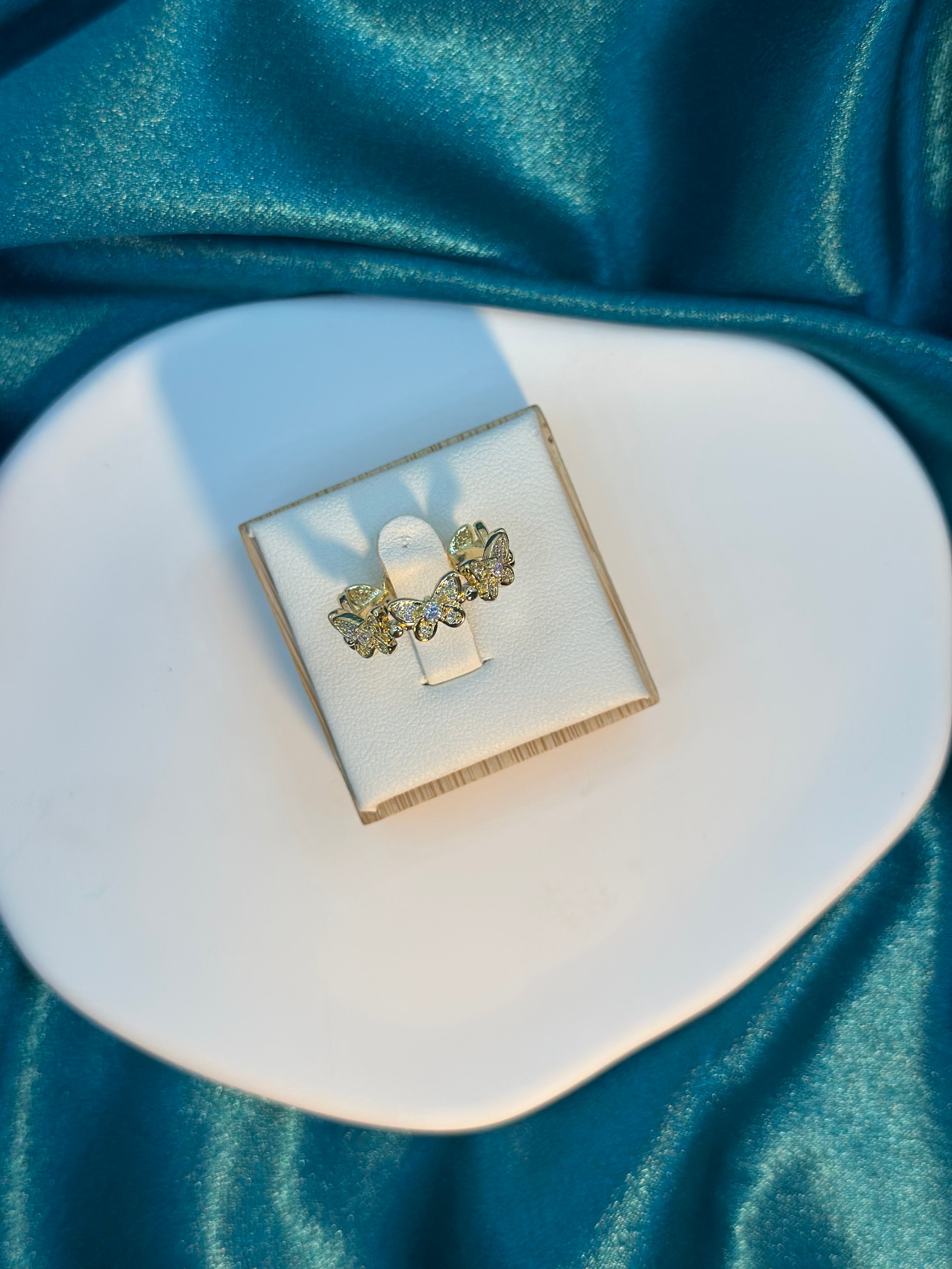 Tiny Flutter Ring