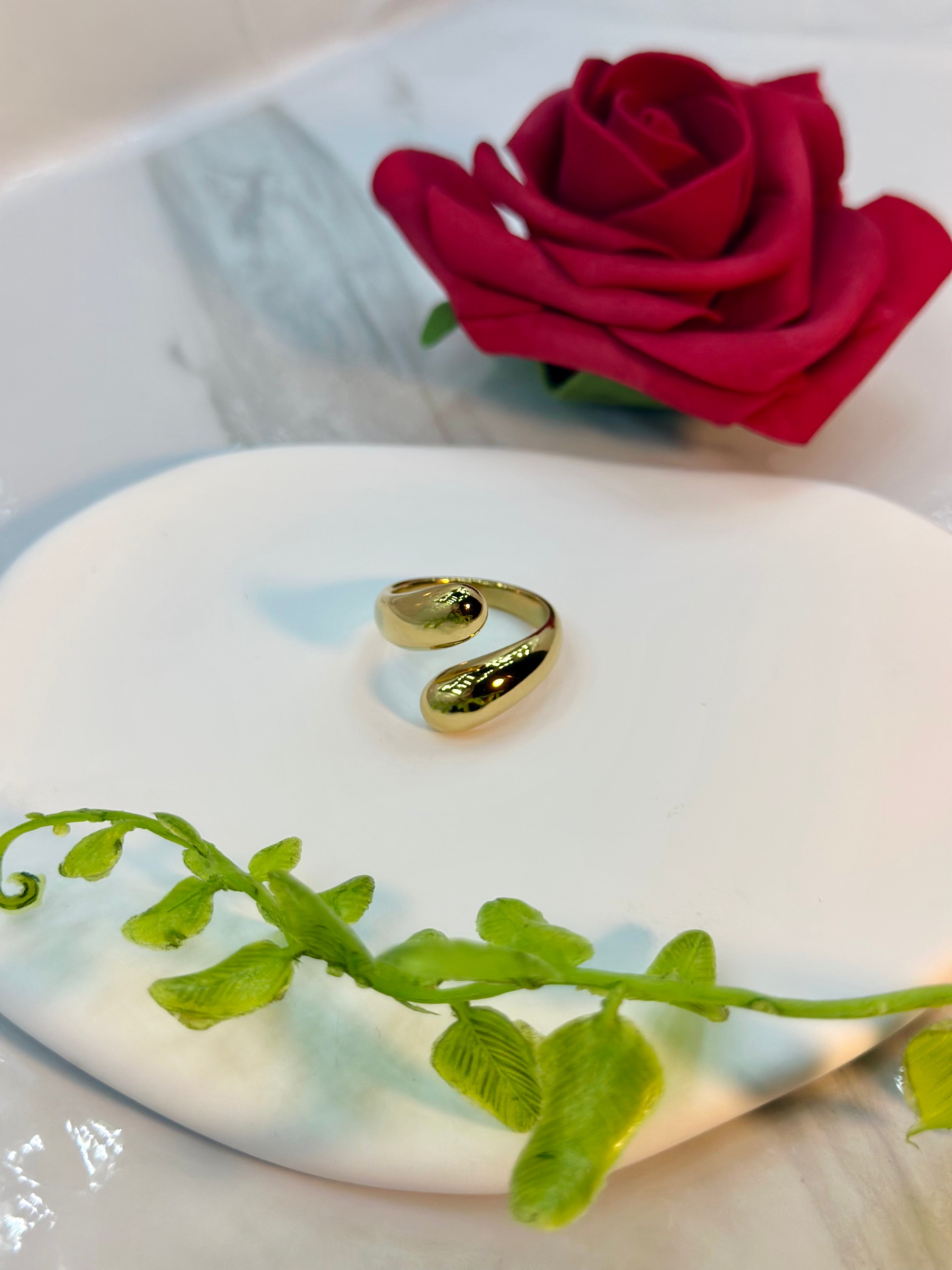 Sculpt Gold Ring
