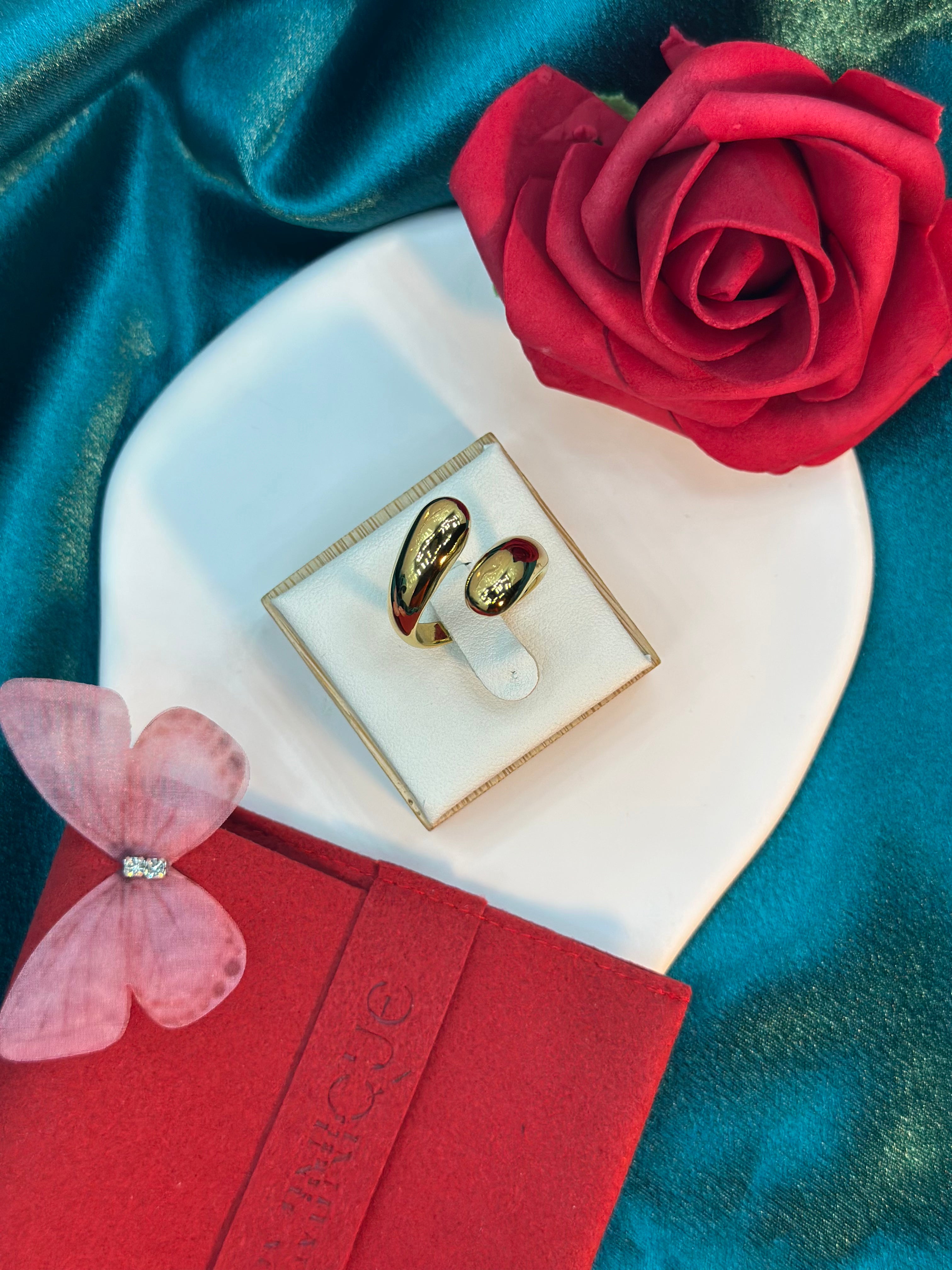 Sculpt Gold Ring