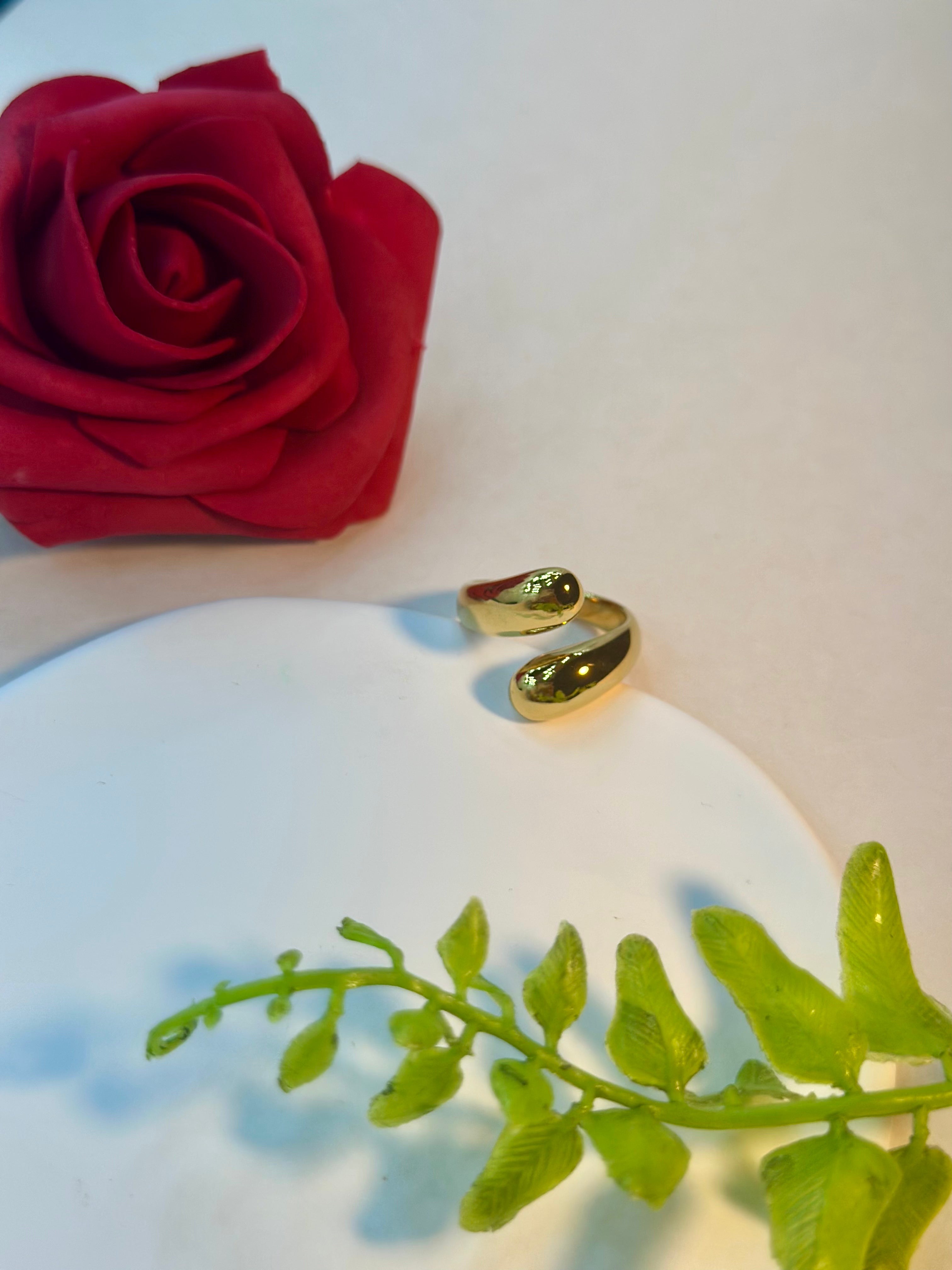 Sculpt Gold Ring