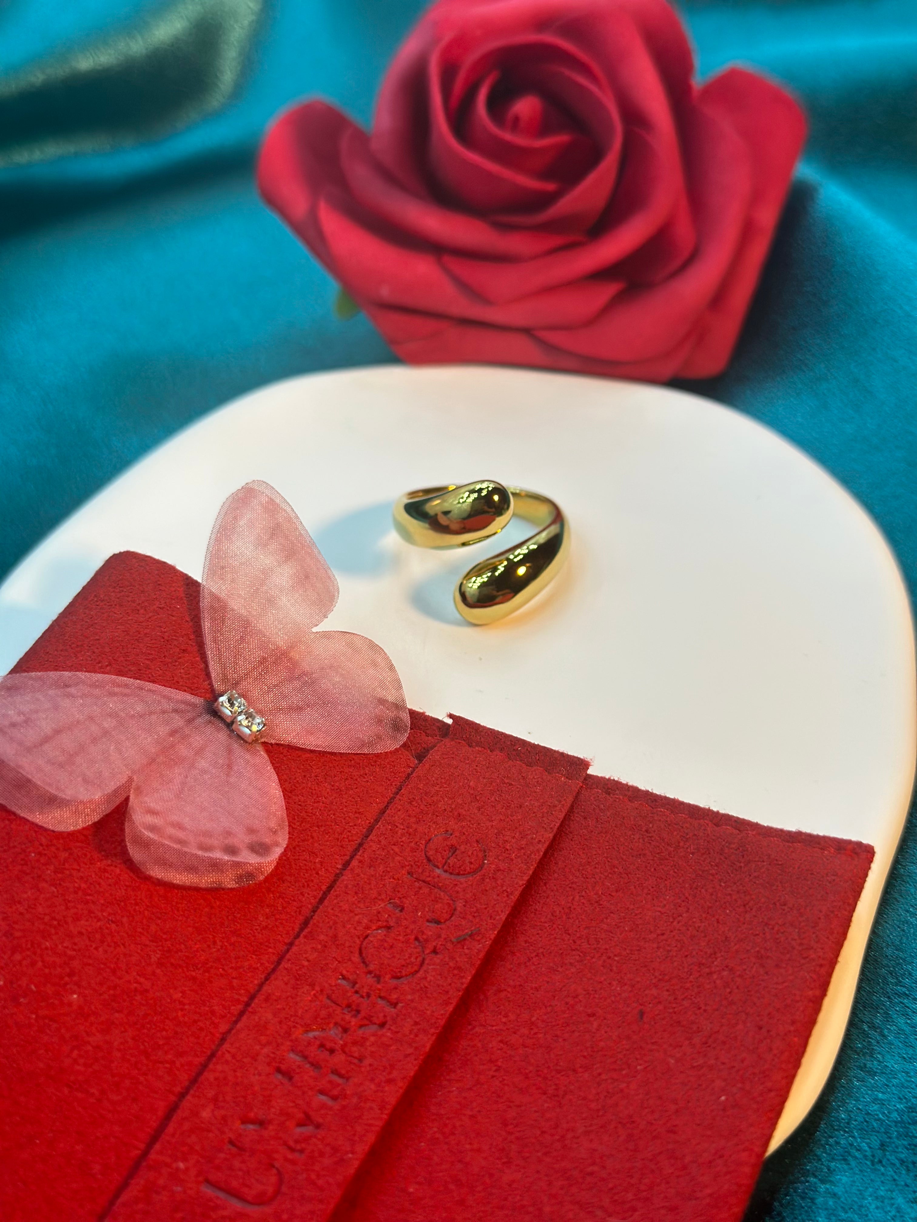 Sculpt Gold Ring