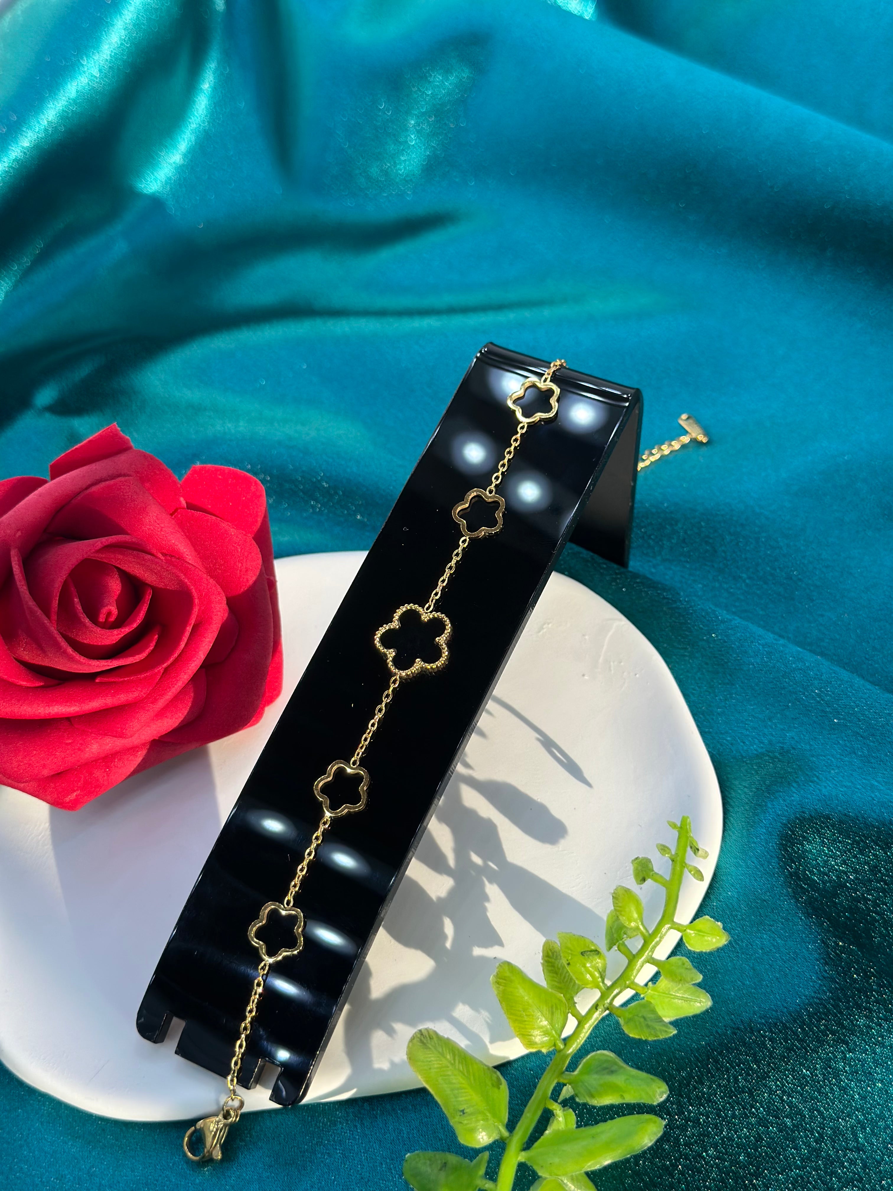 Black Daisy Bracelet