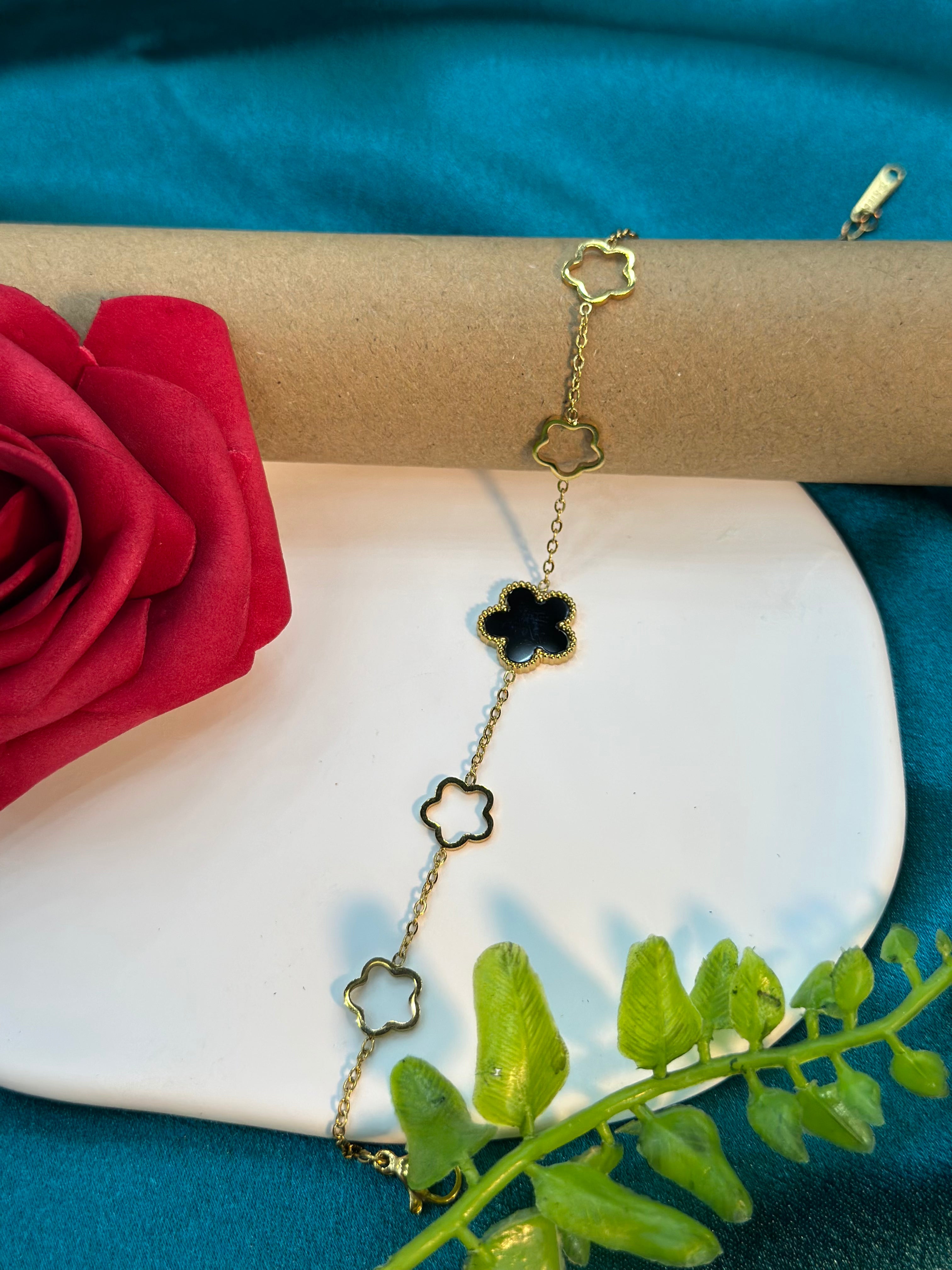Black Daisy Bracelet