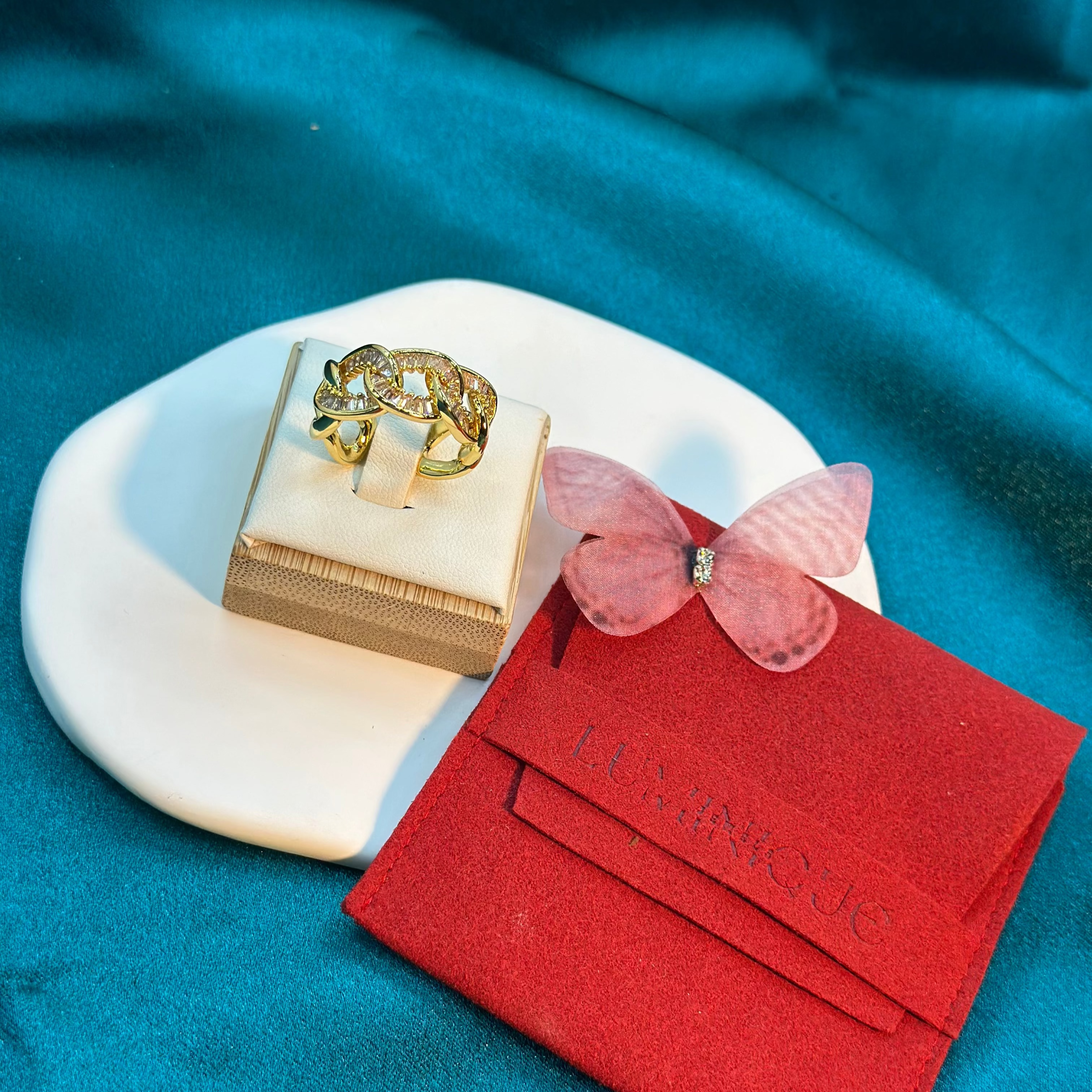 Glow Curve Ring