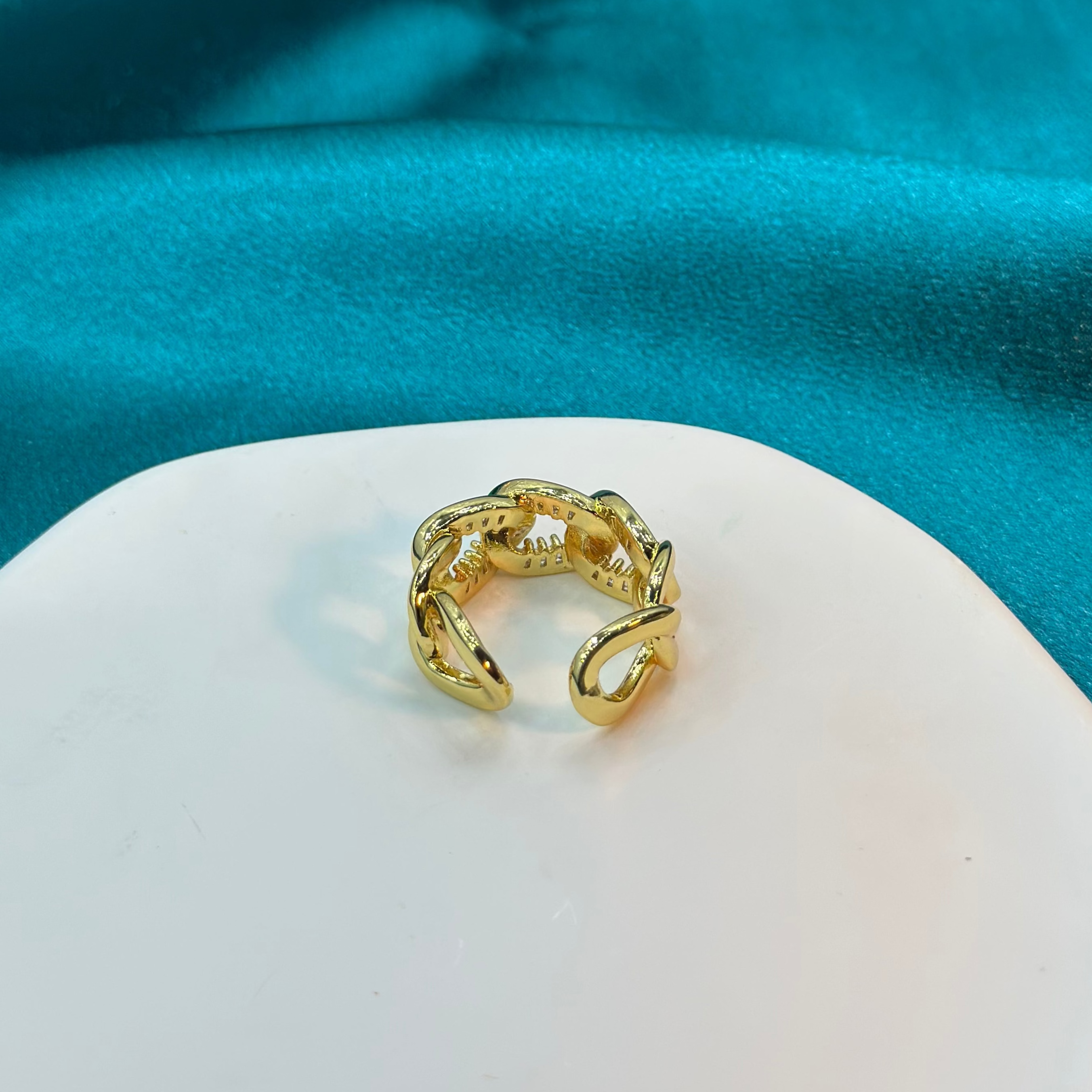 Glow Curve Ring