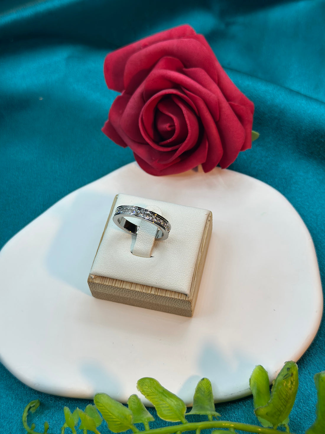 Sole Band Ring