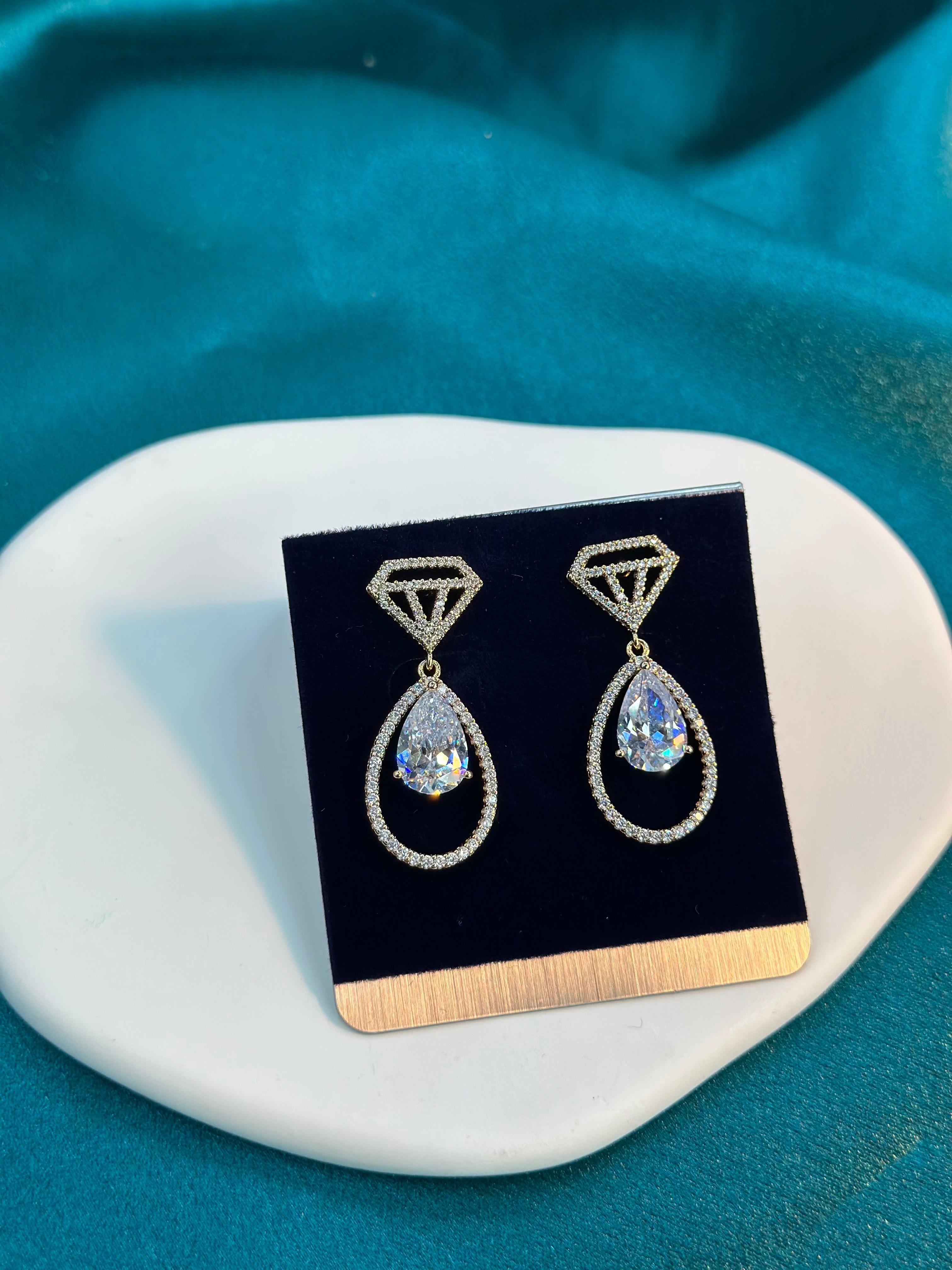 Luxury Diamond Shape Earrings (18K PVD Gold Plated)