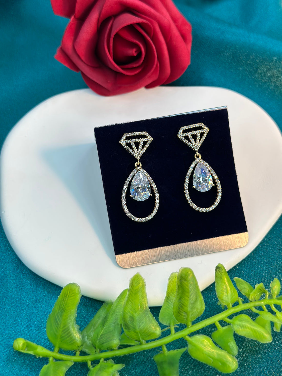 Luxury Diamond Shape Earrings (18K PVD Gold Plated)