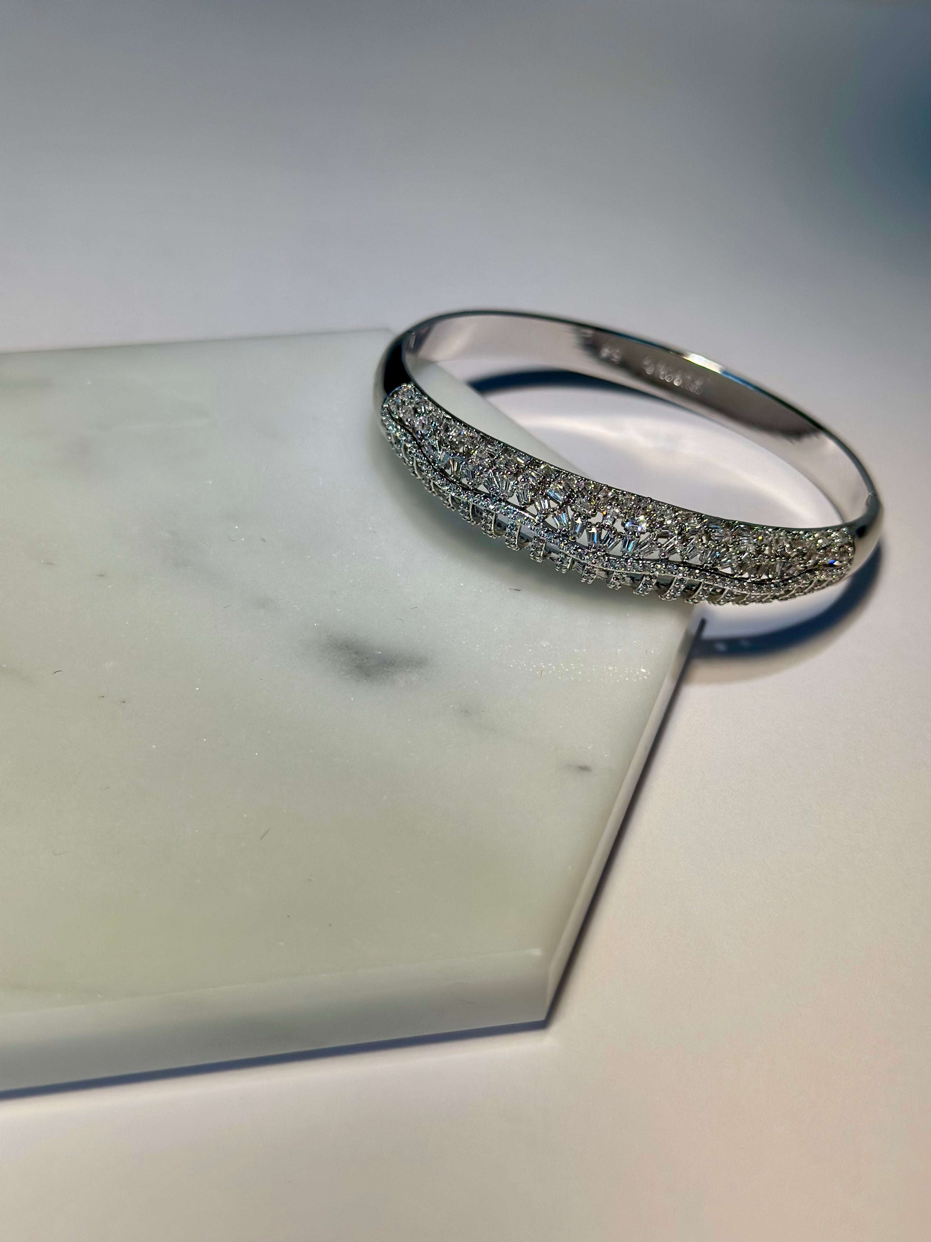 Radiant Openable Bangle (Platinum Plated)
