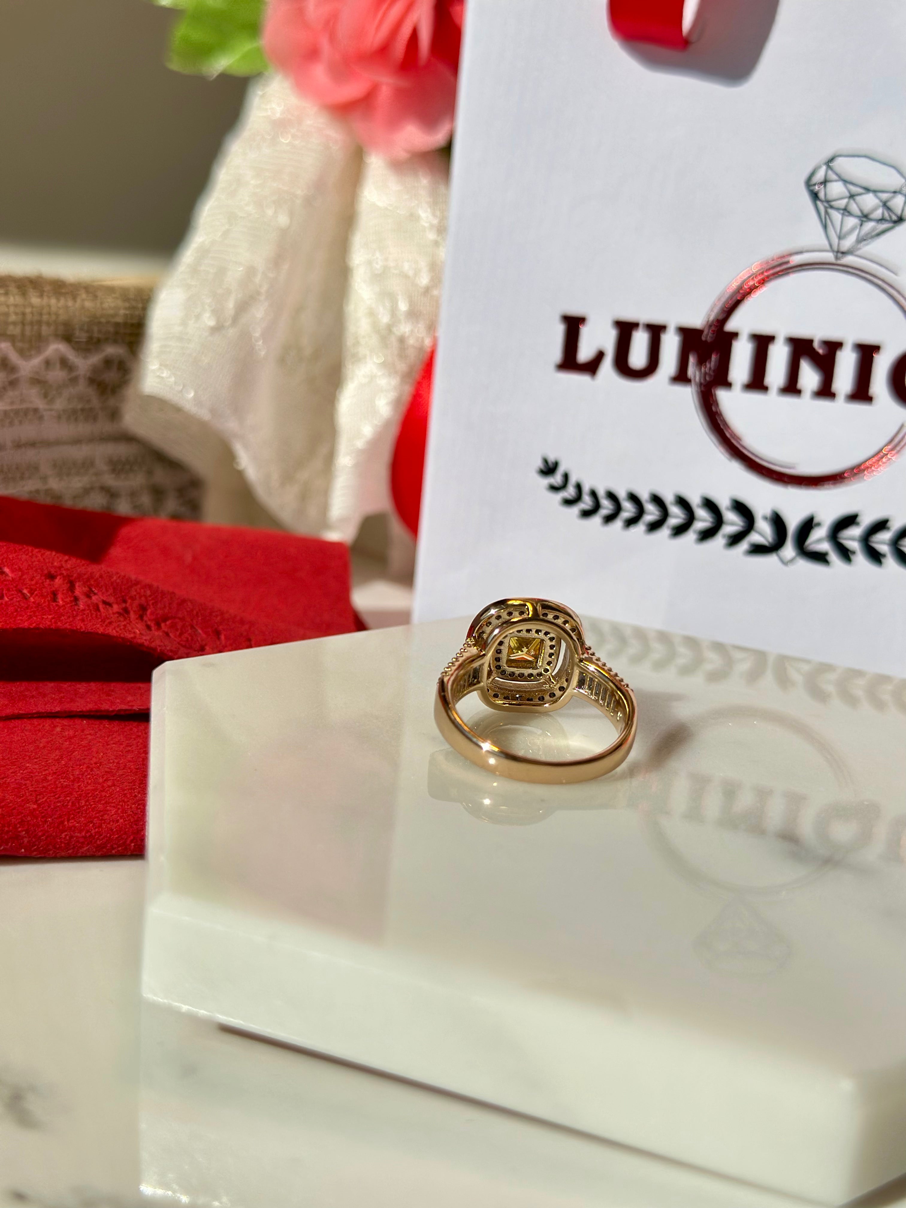 Elegant Gold Stone Ring (18K PVD Gold Plated)