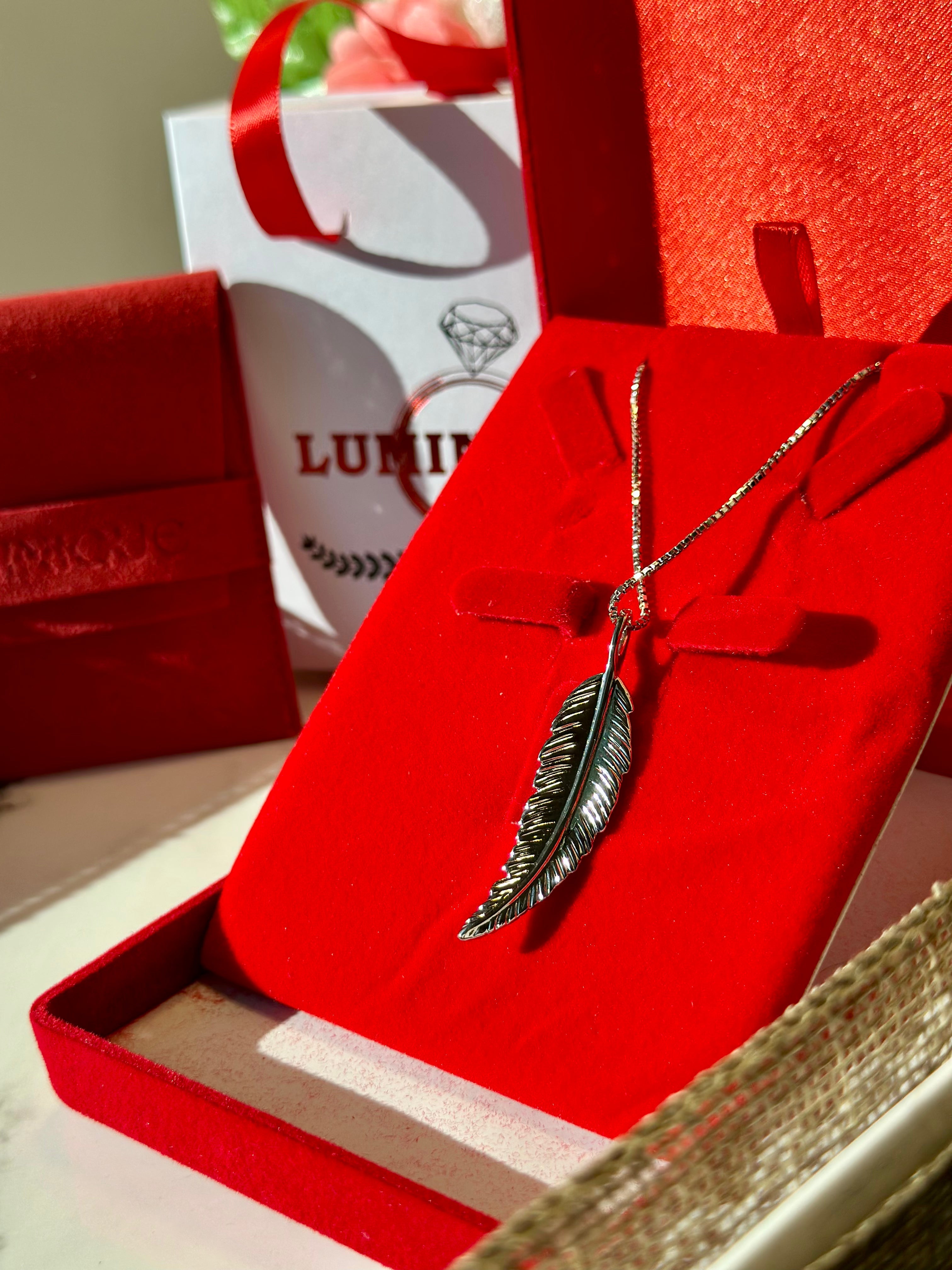 Leaf Necklace (Platinum Plated)