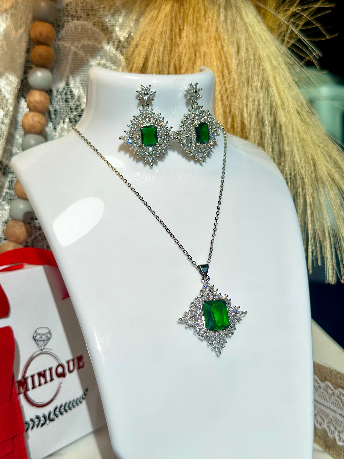 Exquisite Green Stone Set (Platinum Plated)