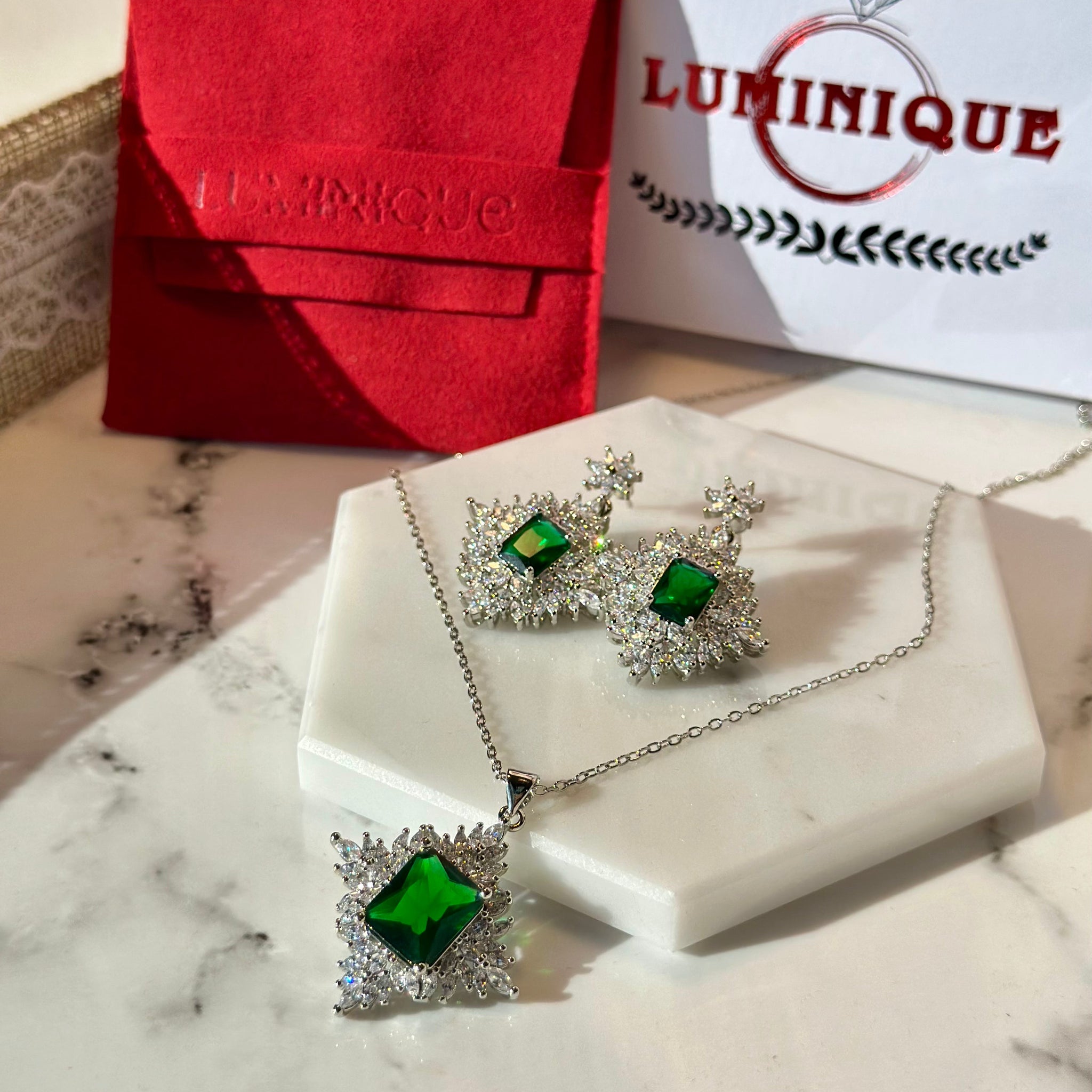 Exquisite Green Stone Set (Platinum Plated)
