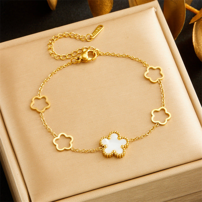 White Daisy Bracelet